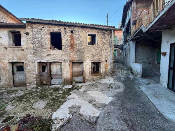 casa indipendente in vendita a Revine Lago in zona Revine