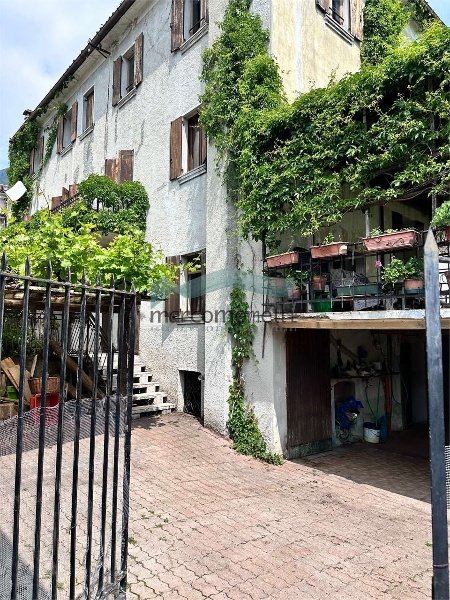 casa indipendente in vendita a Revine Lago in zona Revine