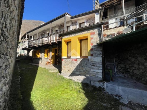 appartamento in vendita a Revine Lago in zona Santa Maria