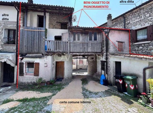 casa indipendente in vendita a Revine Lago in zona Revine