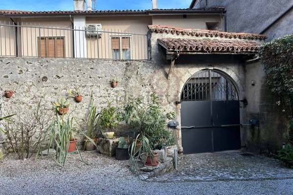 appartamento in vendita a Revine Lago in zona Revine