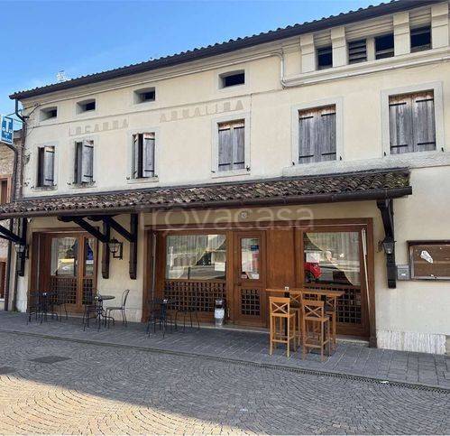 negozio in vendita a Revine Lago in zona Lago