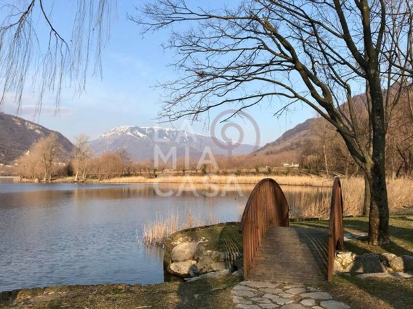 casa indipendente in vendita a Revine Lago in zona Lago