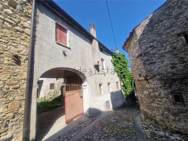 casa indipendente in vendita a Revine Lago
