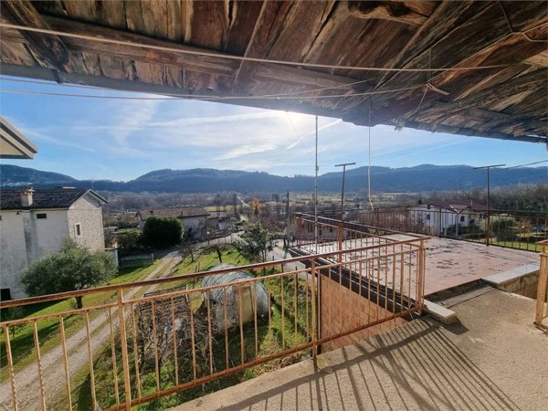 casa indipendente in vendita a Revine Lago in zona Lago