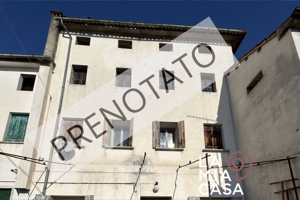 casa indipendente in vendita a Revine Lago in zona Lago
