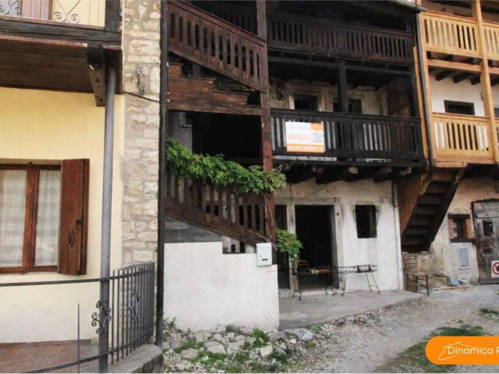 casa indipendente in vendita a Revine Lago in zona Revine