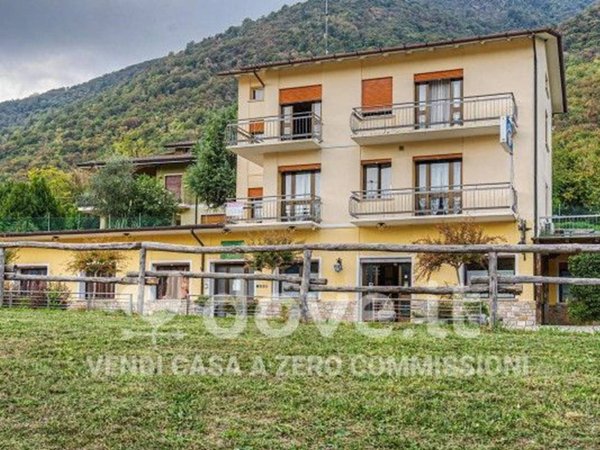 appartamento in vendita a Revine Lago in zona Lago