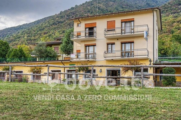 appartamento in vendita a Revine Lago in zona Lago