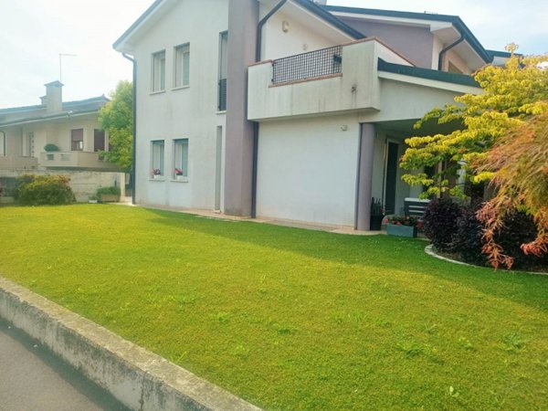 casa indipendente in vendita a Riese Pio X in zona Vallà