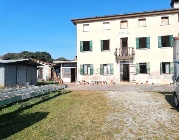 casale in vendita a Riese Pio X in zona Vallà
