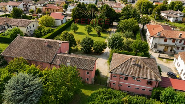 casa indipendente in vendita a Riese Pio X in zona Vallà