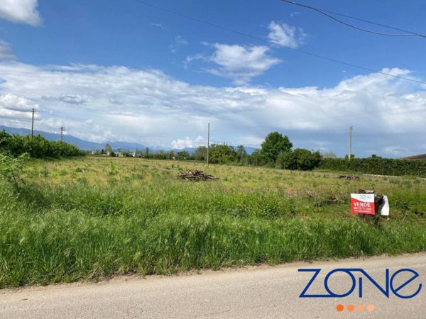terreno in vendita a Riese Pio X in zona Vallà