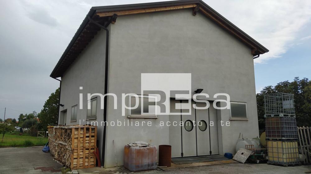 locale di sgombero in vendita a Roncade