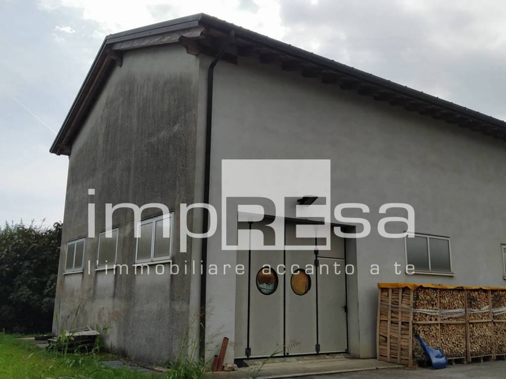 locale di sgombero in vendita a Roncade