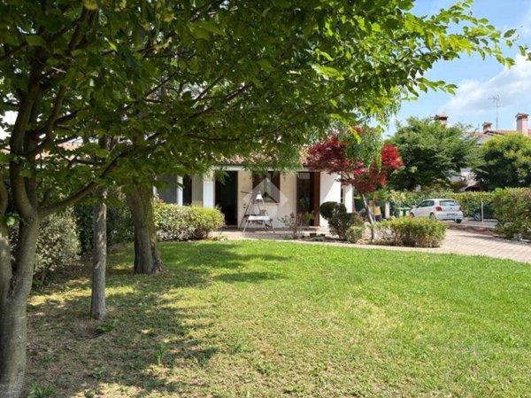 casa indipendente in vendita a Roncade