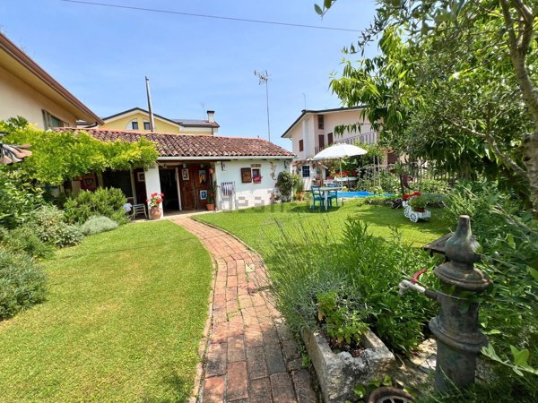 casa indipendente in vendita a Roncade in zona San Cipriano