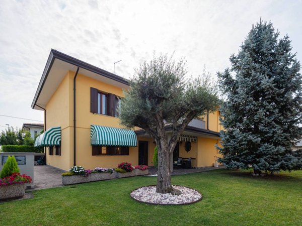 casa indipendente in vendita a Roncade in zona Biancade