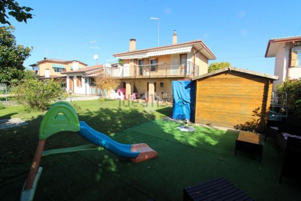 casa indipendente in vendita a Roncade in zona San Cipriano