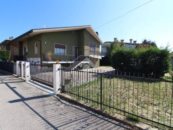 casa indipendente in vendita a Roncade in zona Biancade