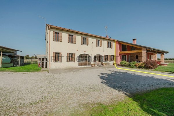 casale in vendita a Roncade in zona San Cipriano
