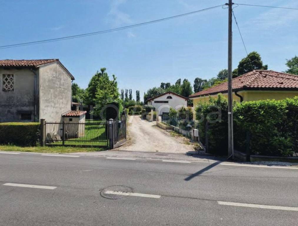 locale di sgombero in vendita a Roncade in zona San Cipriano