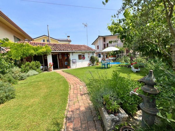 casa indipendente in vendita a Roncade in zona San Cipriano