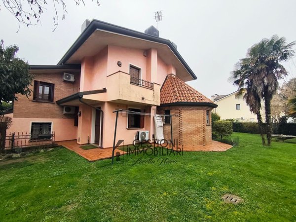 casa indipendente in vendita a Roncade