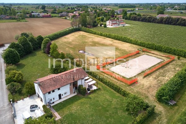 casale in vendita a Roncade