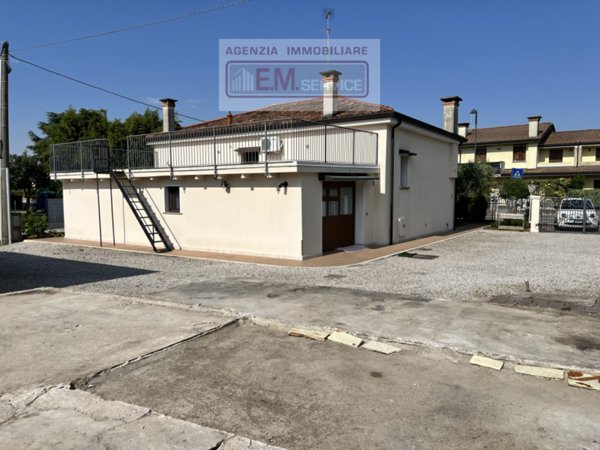 casa indipendente in vendita a Roncade in zona San Cipriano
