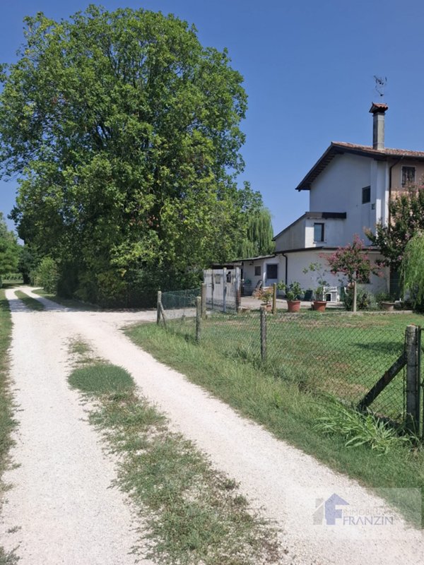 casa indipendente in vendita a Roncade in zona Ca' Tron