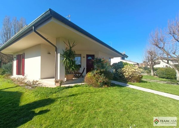 casa indipendente in vendita a Salgareda