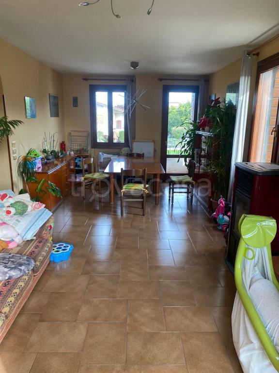 casa indipendente in vendita a Salgareda
