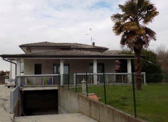 casa indipendente in vendita a Salgareda