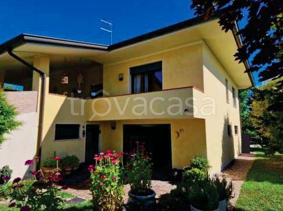 casa indipendente in vendita a Salgareda
