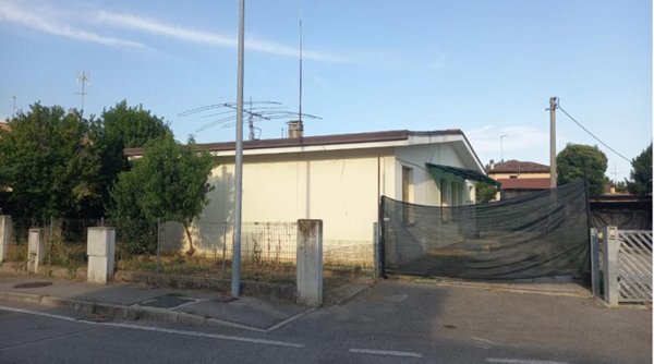 casa indipendente in vendita a Salgareda