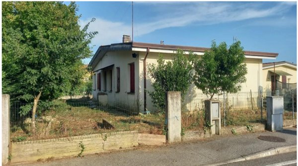 casa indipendente in vendita a Salgareda