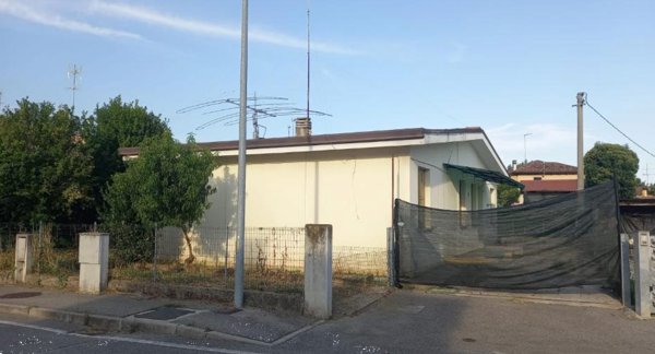 casa indipendente in vendita a Salgareda