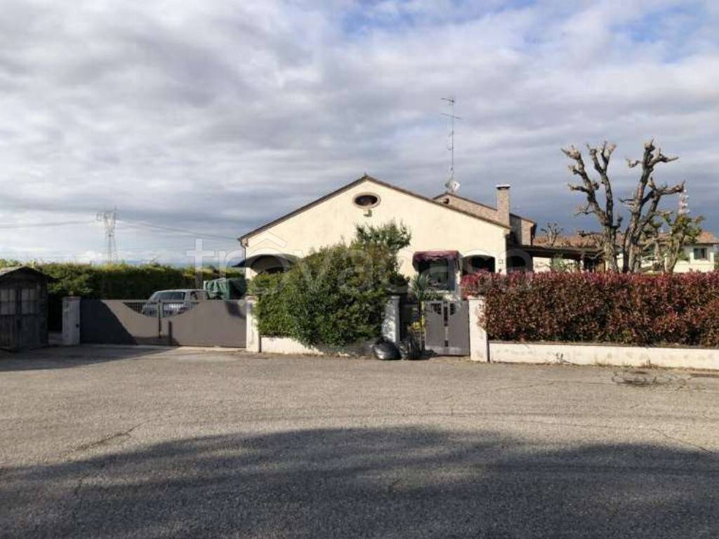 villa in vendita a Salgareda