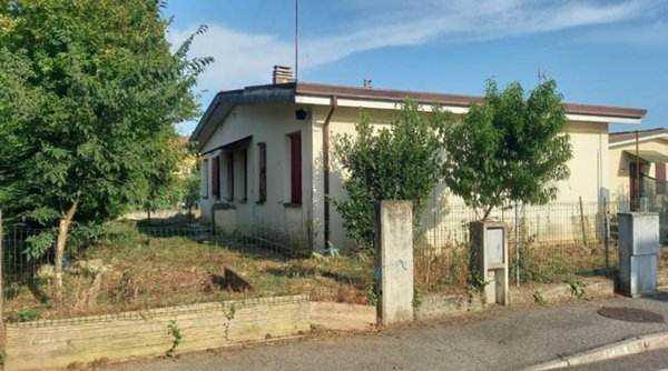 casa indipendente in vendita a Salgareda