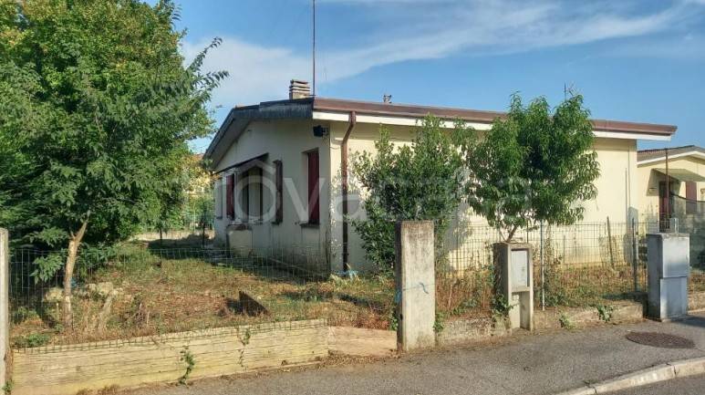 casa indipendente in vendita a Salgareda