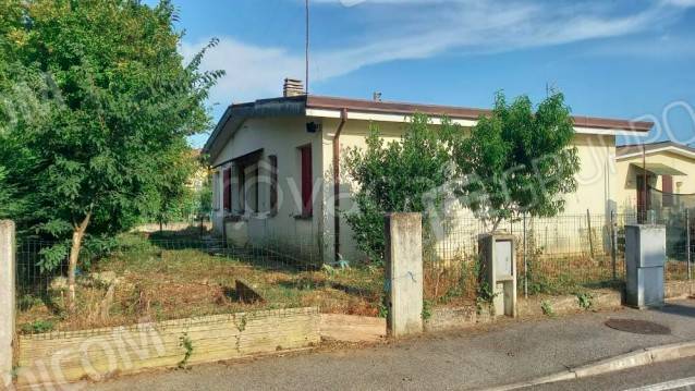 casa indipendente in vendita a Salgareda