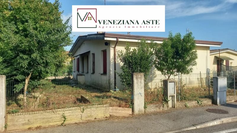 casa indipendente in vendita a Salgareda