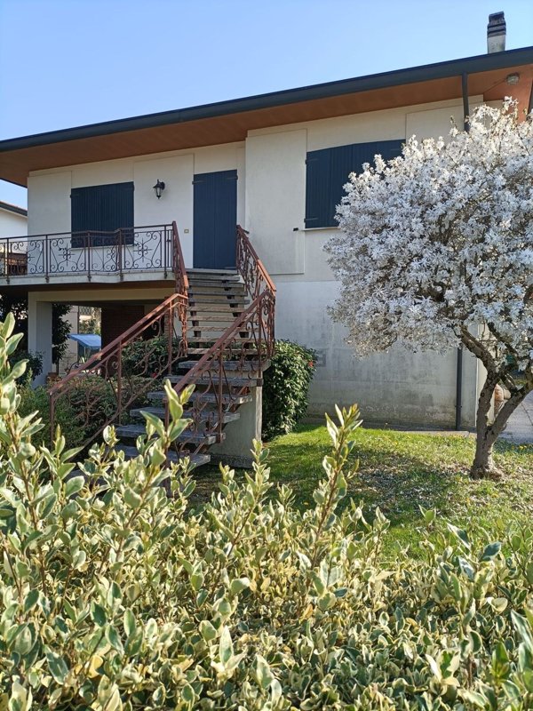 casa indipendente in vendita a Salgareda in zona Campodipietra