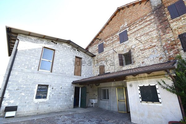 casa indipendente in vendita a Salgareda in zona Campobernardo