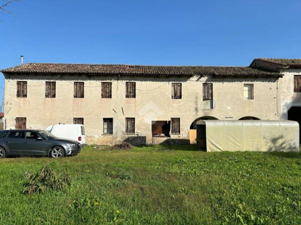 casa indipendente in vendita a San Biagio di Callalta in zona Cavriè