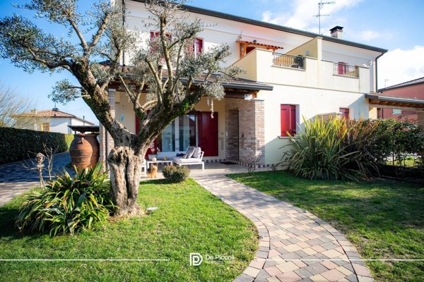 casa indipendente a San Biagio di Callalta in zona Fagarè della Battaglia