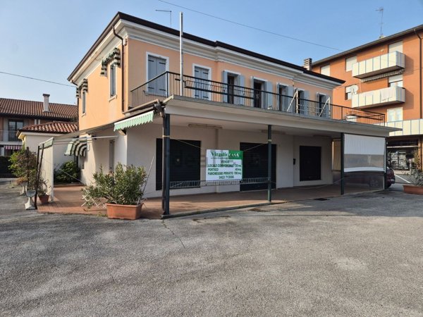 locale commerciale in vendita a San Biagio di Callalta in zona Cavriè
