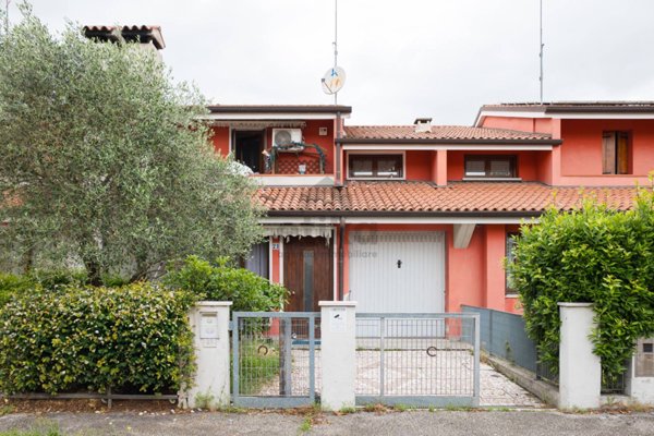 casa indipendente a San Biagio di Callalta in zona Fagarè della Battaglia