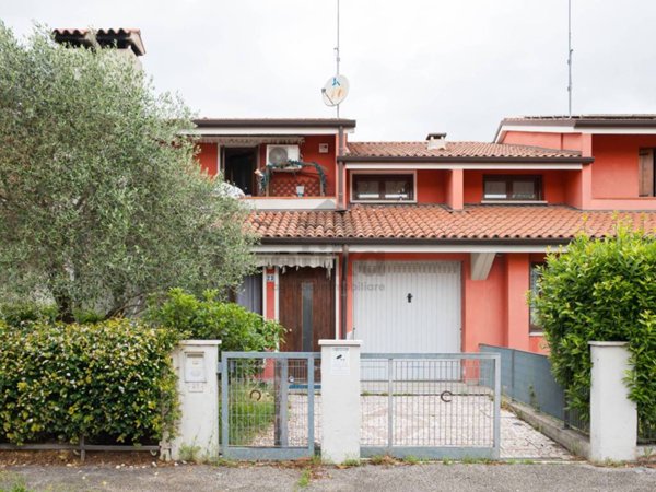 casa indipendente a San Biagio di Callalta in zona Fagarè della Battaglia
